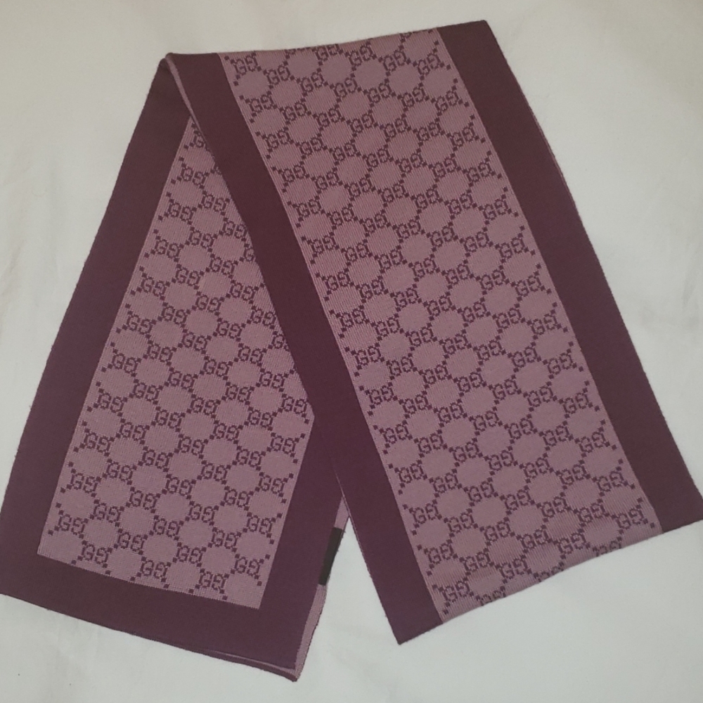 AUTHENTIC GUCCI SCARF
